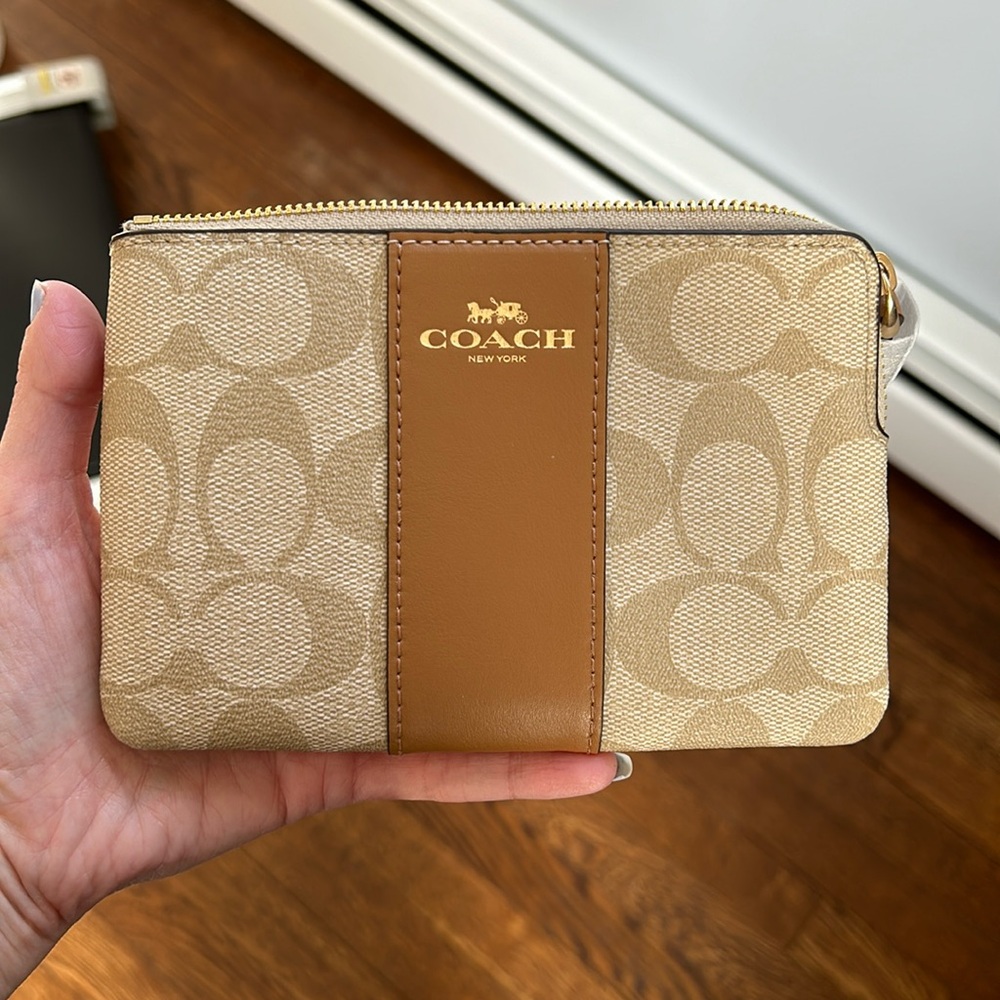 NWT Coach wristlet